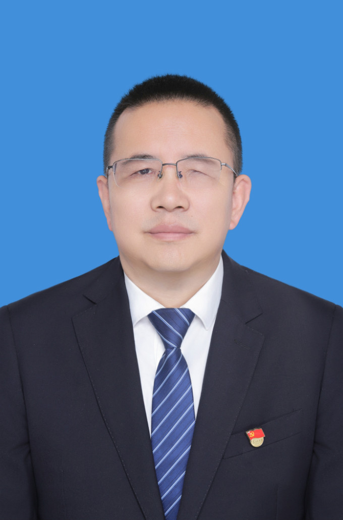 格桑羅布（黨委委員、副總經(jīng)理）